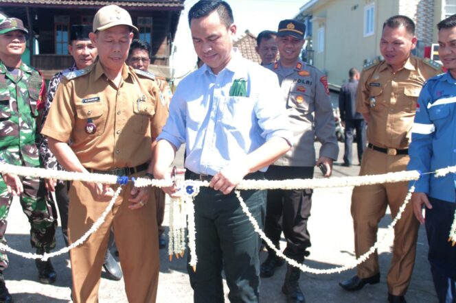 Read more about the article PT Banjarsari Pribumi Gelar Acara Khitanan Massal & Pembangunan Gapura Serta Pemasangan Keramik Lantai Kelas SDN 2 Merapi Timur