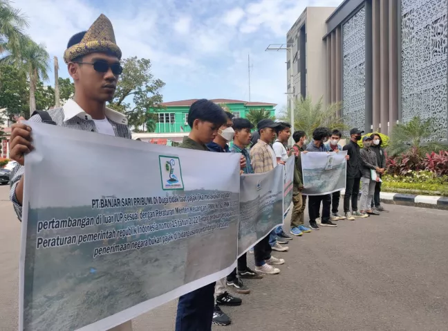 Read more about the article Titan Group Diduga Lakukan Aktivitas Tambang di Luar IUP, Benarkah?