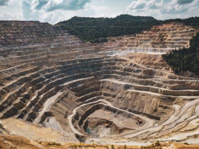 Mengenal Nikel dan Titan Infra Bukan Penambang Nikel