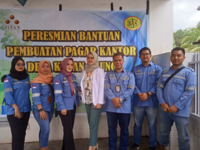 PT.Bara Anugrah Sejahtera (Titan Group) Mengadakan Pengobatan Gratis Dan Meresmikan Pagar Kantor Desa Keban Agung