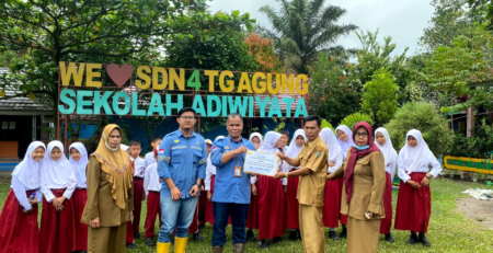 PT.Bara Anugrah Sejahtera (Titan Group) Peduli Sekolah Adiwiyata