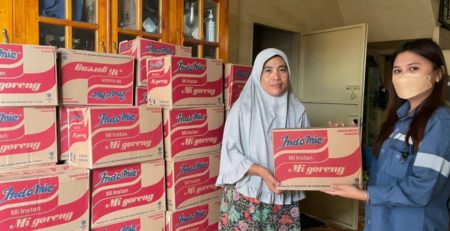 PT Banjarsari Pribumi (Titan Group) Salurkan Bantuan Korban Banjir Bandang di Lahat Sumatera Selatan