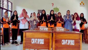 Mendukung Pendidikan Melalui Bantuan Kursi dan Meja Belajar PT. Banjarsari Pribumi Peduli Kualitas SMPN 2 Merapi Timur
