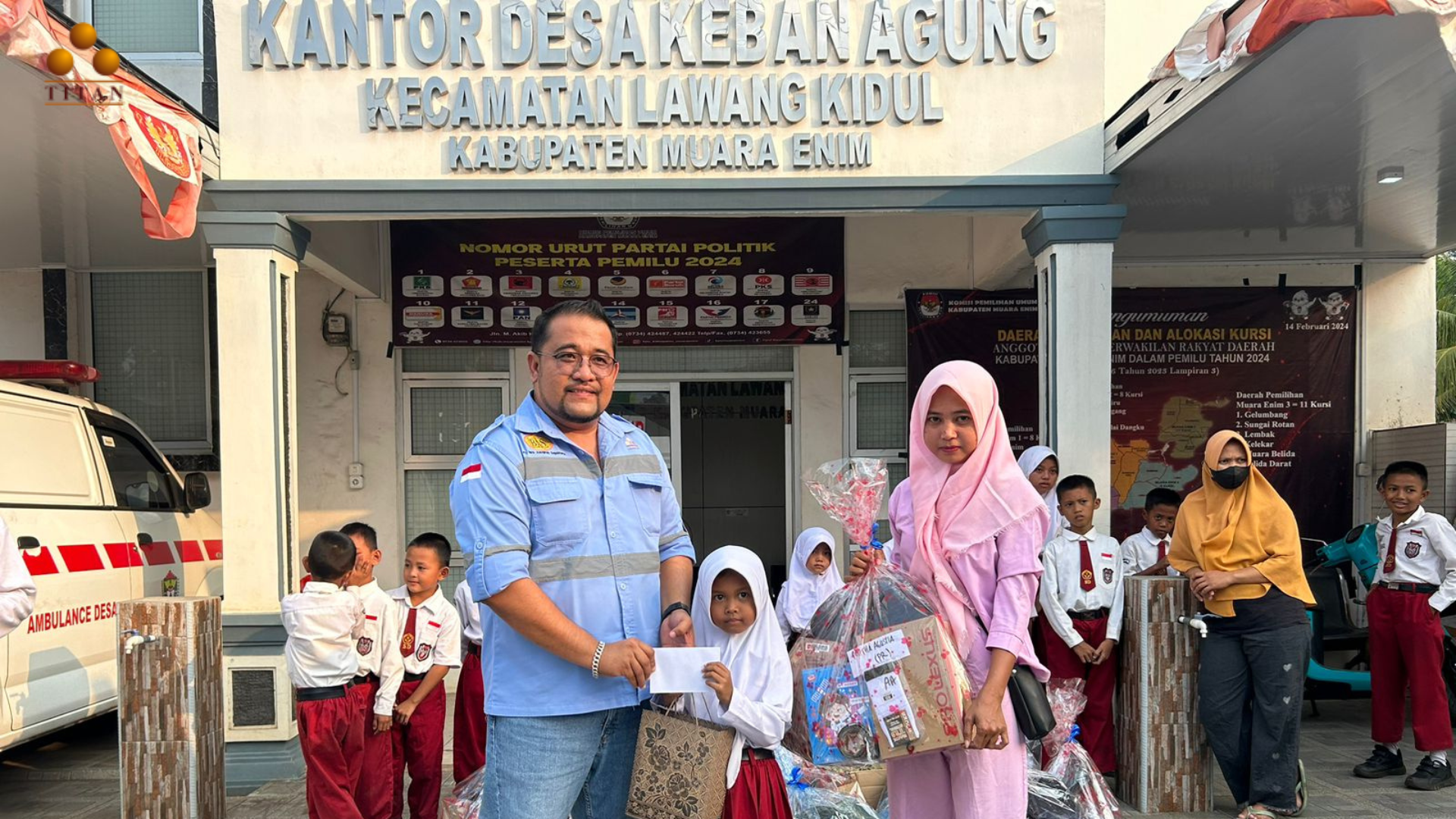 Read more about the article PT.Bara Anugrah Sejahtera (Titan Group) Peduli Pendidikan Masyarakat Sekitar Perusahaan