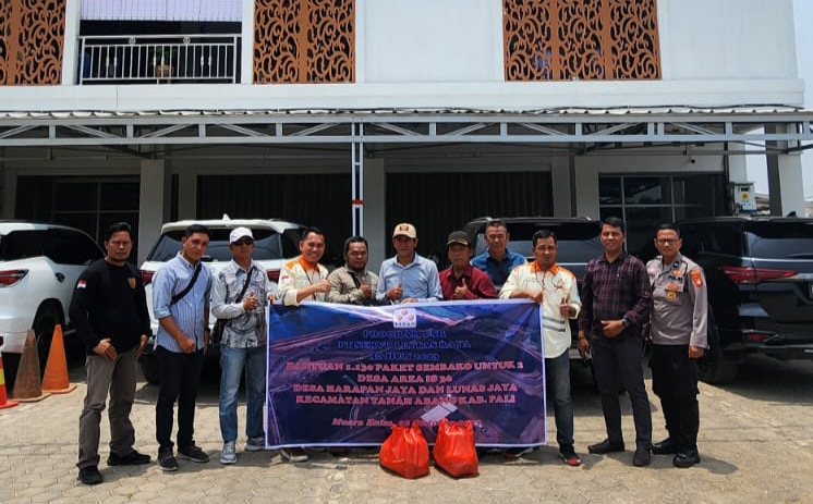 Read more about the article CSR Titan Group, PT Servo Lintas Raya Bagikan Ribuan Sembako Untuk Warga Dua Desa