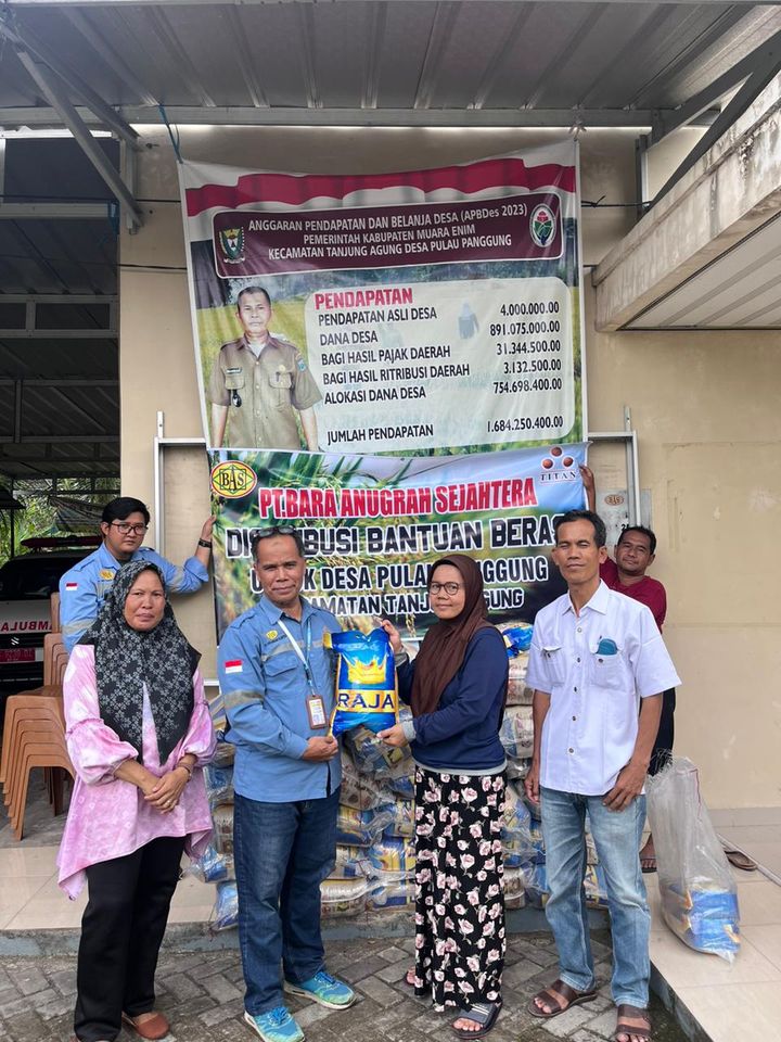 Read more about the article Program Bantuan Beras PT Bara Anugrah Sejahtera (TITAN GROUP) untuk Masyarakat Ring 1