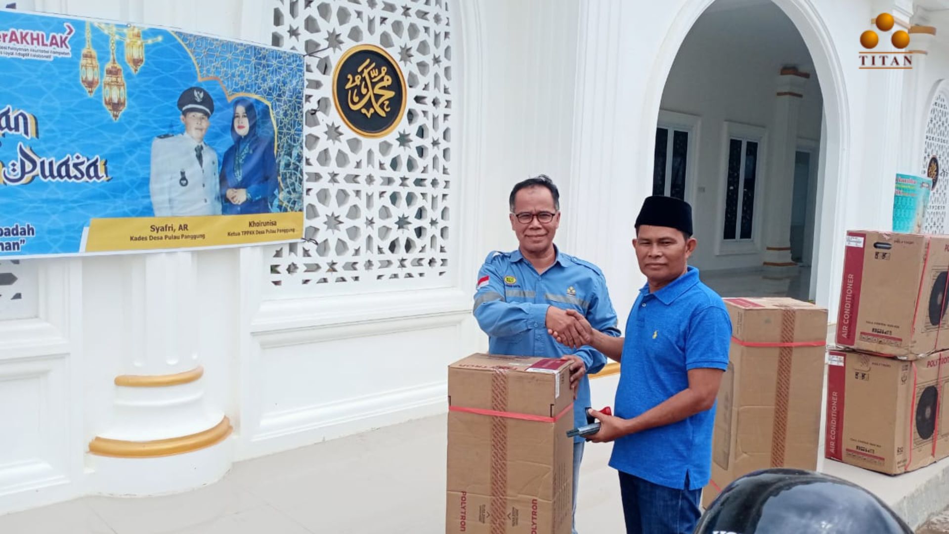 Program CSR Titan Group, PT BAS Bantu Masjid Al-Barokah Desa Pulau Panggung dengan Alat Pendingin AC