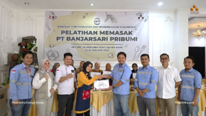 Anak Perusahaan Titan Group, PT Banjarsari Pribumi Menggelar Pelatihan Memasak untuk Masyarakat Desa