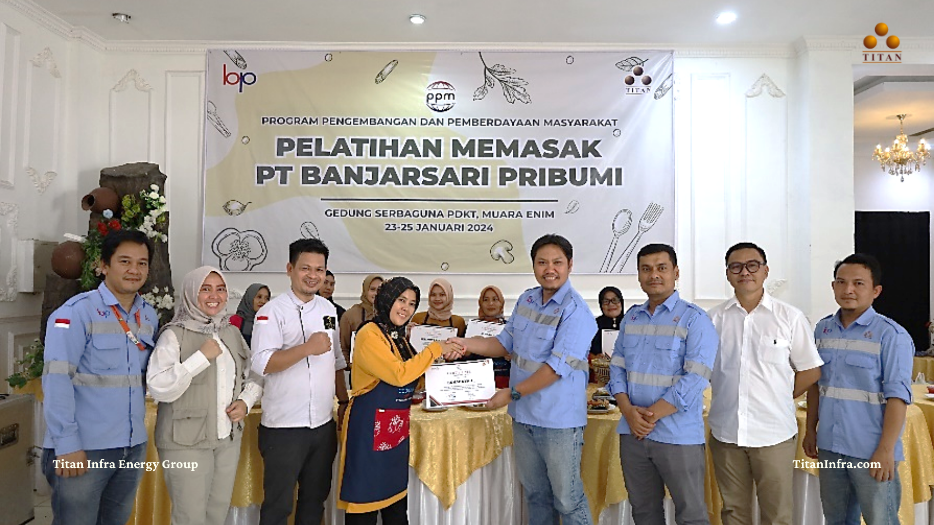 Read more about the article Anak Perusahaan Titan Group, PT Banjarsari Pribumi Menggelar Pelatihan Memasak untuk Masyarakat Desa