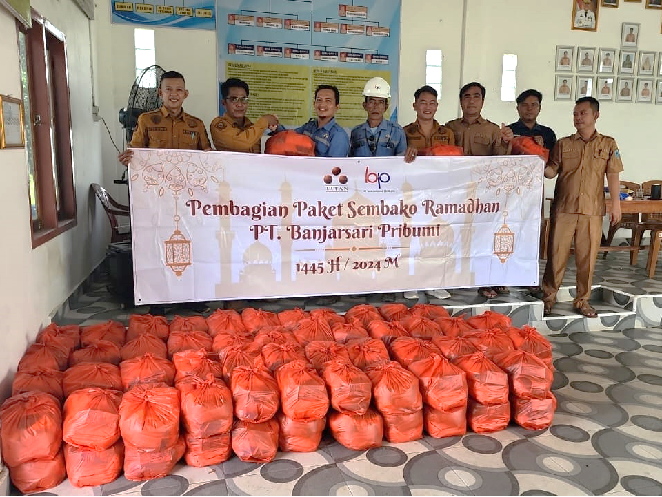 Read more about the article Dalam Rangka Merayakan Bulan Ramadan, PT Banjarsari Pribumi (Titan Group) Salurkan Paket Bantuan 650 Sembako di Kecamatan Merapi Timur