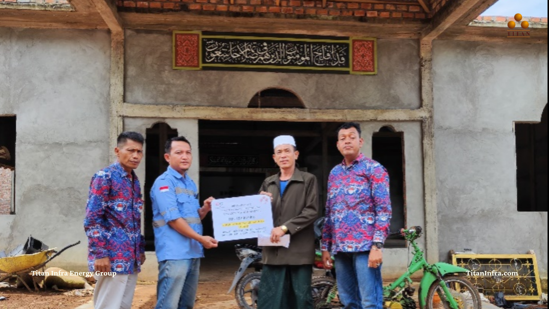 Read more about the article Partisipasi Keagamaan Titan Group, PT Banjarsari Pribumi Bantu Pembangunan Pesantren di Desa Gedung Agung