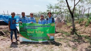 Penyaluran Hewan Kurban PT BAS Kecamatan Lawang Kidul