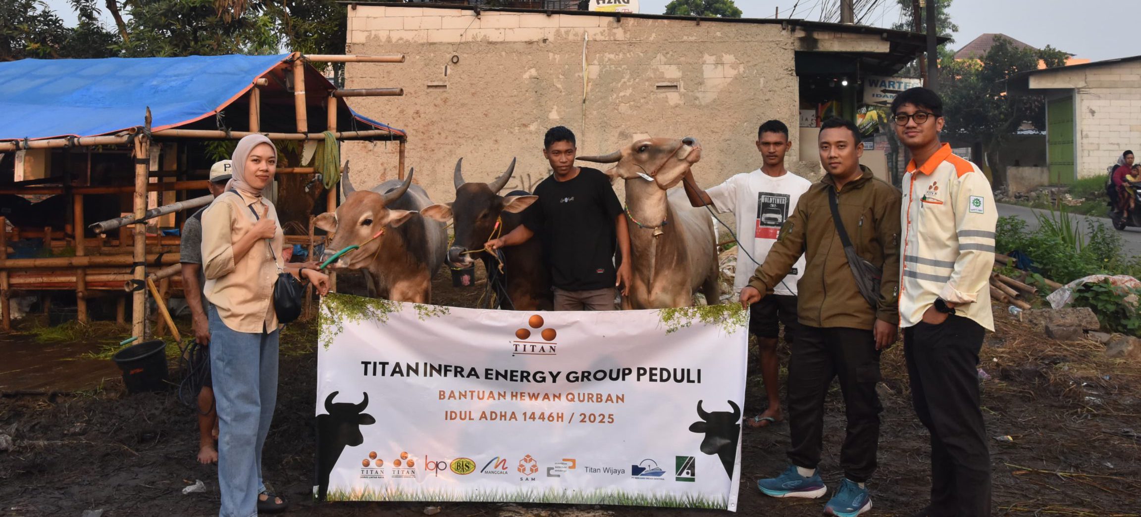 Penyaluran Hewan Kurban Titan Infra Energy Group Head Office